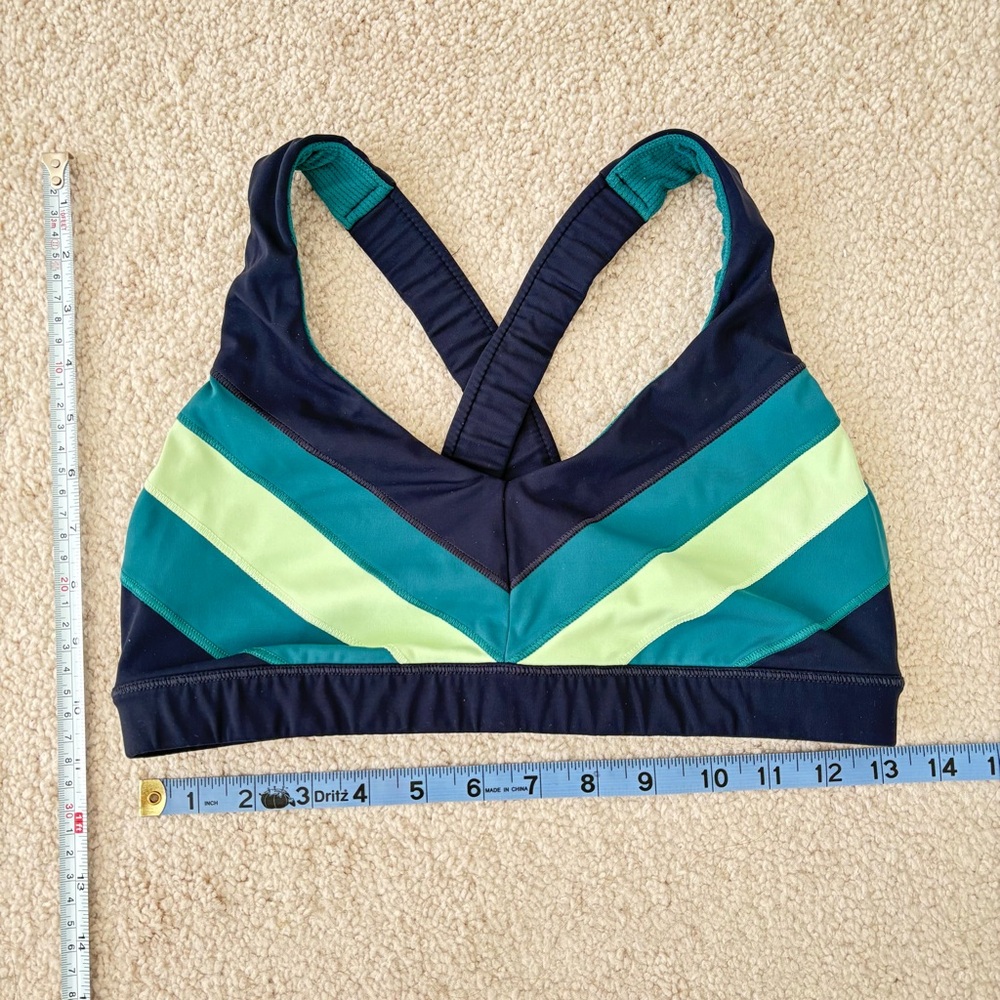 Athleta Women’s Vibrant Chevron Sports Bra